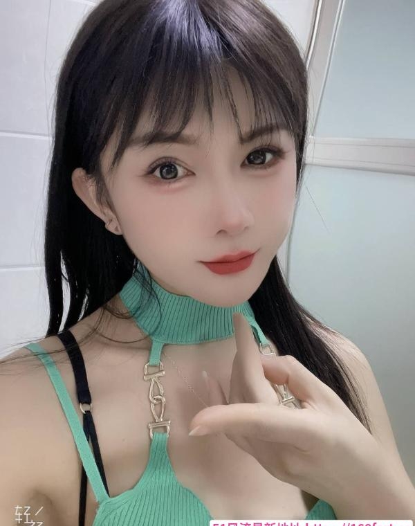 大长腿青青老师 